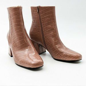 Steve Madden Women Darma Croc Print Pink Faux Leather Boots Sz 8.5 NEW